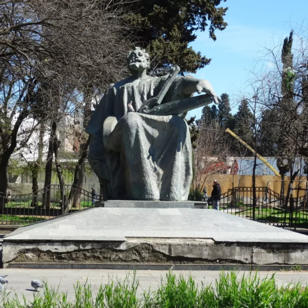 აკაკი წერეთლის ძეგლი • Akaki Tsereteli Statue